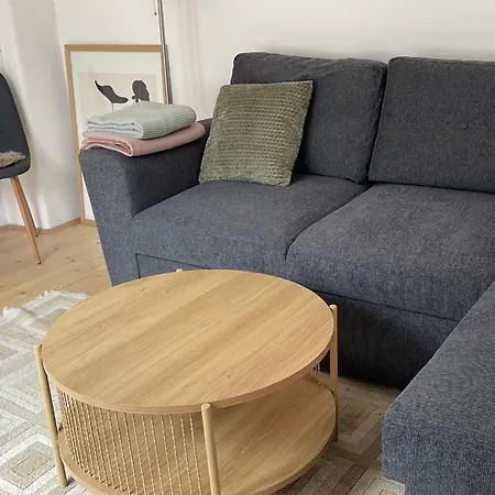 House Ashik Semesterbostad