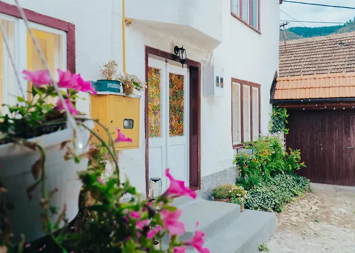 House Ashik Vikendica *